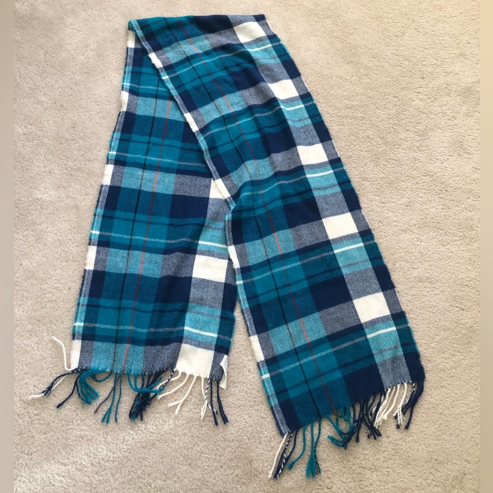 Plaid scarf❄️